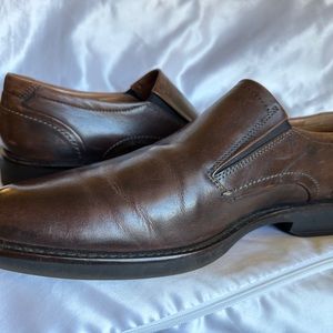 ECCO Neil M brown slip on size 12
